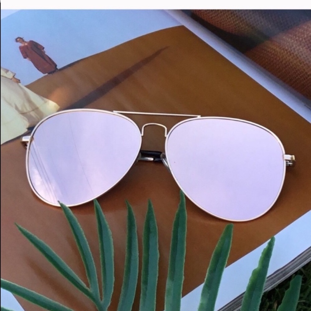 Rose Gold Aviators Sunglasses 😎